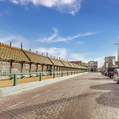 Spacious Seafront Blankenberge